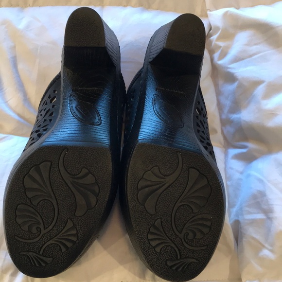 Born size 9 heels - Picture 3 of 3